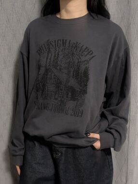Graphic Long-Sleeve Sweatshirt
